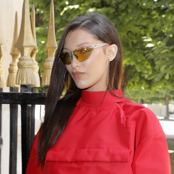 Bella Hadid - Arrivées au défilé homme printemps-été 2019 Louis Vuitton, signé Virgil Abloh, au Palais-Royal à Paris, le 21 juin 2018. © CVS / Veeren / Bestimage