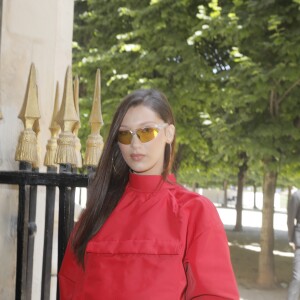 Bella Hadid - Arrivées au défilé homme printemps-été 2019 Louis Vuitton, signé Virgil Abloh, au Palais-Royal à Paris, le 21 juin 2018. © CVS / Veeren / Bestimage