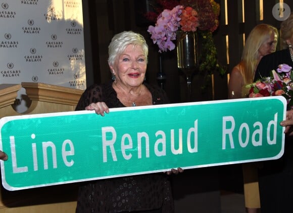 Line Renaud a dévoilé une plaque de rue portant son nom à Las Vegas, Line Renaud Rd. Le 28 septembre 2017 © Chris Delmas / Bestimage