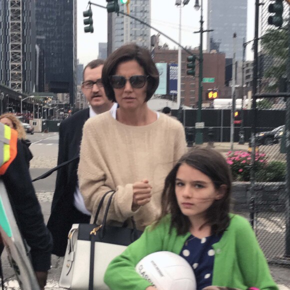 Exclusif - Katie Holmes et sa fille Suri Cruise rentrent à New York après un week end dans les Hamptons le 28 mai 2018.