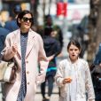 Katie Holmes et sa fille Siri Cruise se promènent à New York le 28 avril 2018.