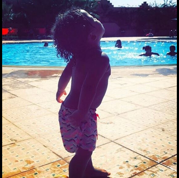Jessica de "Secret Story 8" partage une photo de sa fille à la piscine - Instagram, septembre 2017