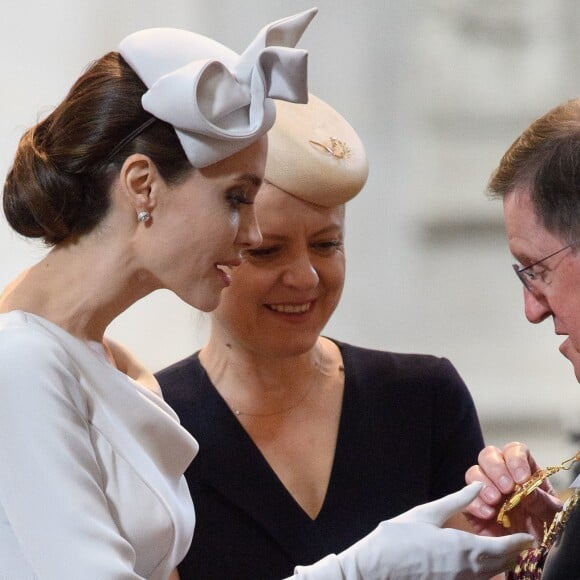 Angelina Jolie a assisté à la messe en l'honneur du 200ème anniversaire de l'Ordre de Saint-Michel et Saint-Georges à la cathédrale Saint Paul de Londres, le 28 juin 2018.