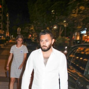 Katie Holmes et sa fille Suri ont dîné au restaurant Ferdi avant de repartir acompagnées d'un chauffeur qui est passé devant la Tour Eiffel, avant de les ramener à leur hôtel à Paris le 1er juillet 2018.