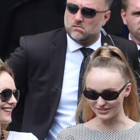 Vanessa Paradis (épouse Benchetrit) et sa fille Lily-Rose Depp quittent le défilé de mode "Chanel", collection Haute-Couture automne-hiver 2018/2019, à Paris. Le 3 juillet 2018 © CVS-Veeren / Bestimage