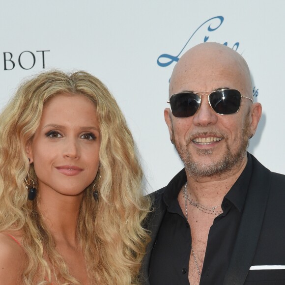 Pascal Obispo et sa femme Julie Hantson - Soirée du 90ème anniversaire de Line Renaud sur le Bateau Potel et Chabot "Pavillon Seine" à Paris le 2 juillet 2018. © Coadic Guirec/Bestimage