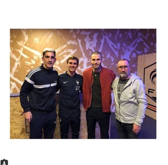 Baptiste Giabiconi entouré par le clan Griezmann. Instagram, le 24 mars 2018.