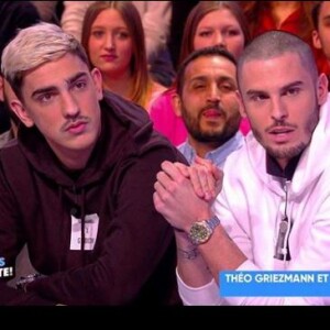 Théo Griezmann et Baptiste Giabiconi dans "Touche pas à mon poste" le 22 mars 2018.