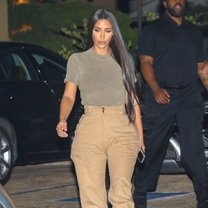 Kim Kardashian et Kanye West ont été dîner au restaurant Nobu à Los Angeles. Le couple quitte le restaurant au volant d'une Tesla, le 6 juillet 2018.