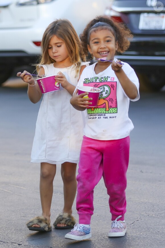 Exclusif - Scott Disick est allé déjeuner avec North West, Penelope Disick et mason Disick au restaurant King's Fish à Calabasas. Le 23 octobre 2017.