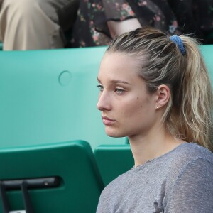 Estelle Lefébure et ses enfants, son fils Giuliano Ramette et sa fille llona Smet dans les tribunes des internationaux de Roland Garros - jour 5 - à Paris, France, le 31 mai 2018.