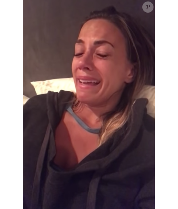 Jana Kramer dans une vidéo publiée sur Youtube où elle parle de son expérience sur la maternité, de ses grossesses, de ses fausses-couches. Postée le 9 juillet 2018.