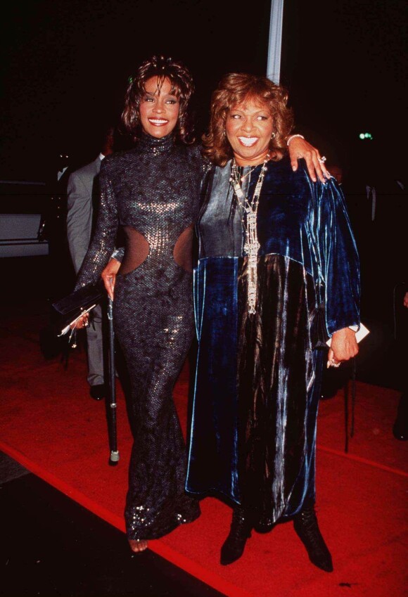 Whitney Houston et sa mère Cissy Houston à Hollywood en 1995.