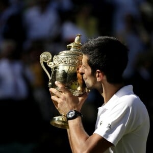 Novak Djokovic a battu Kevin Anderson en finale de Wimbledon le 15 juillet 2018 pour remporter son quatrième titre sur le gazon londonien.