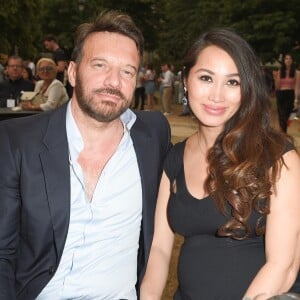 Exclusif - Samuel Le Bihan et sa compagne Angela (enceinte) - People et Backstage du Grand concert de Musique classique du 14 juillet au Champs de Mars à Paris. Le 14 juillet 2018 © Guirec-Gorassini-Veeren / Bestimage