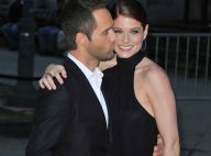 Debra Messing, irrésistible, reçoit un baiser délicat pour la soirée Vanity Fair avec toutes les stars !