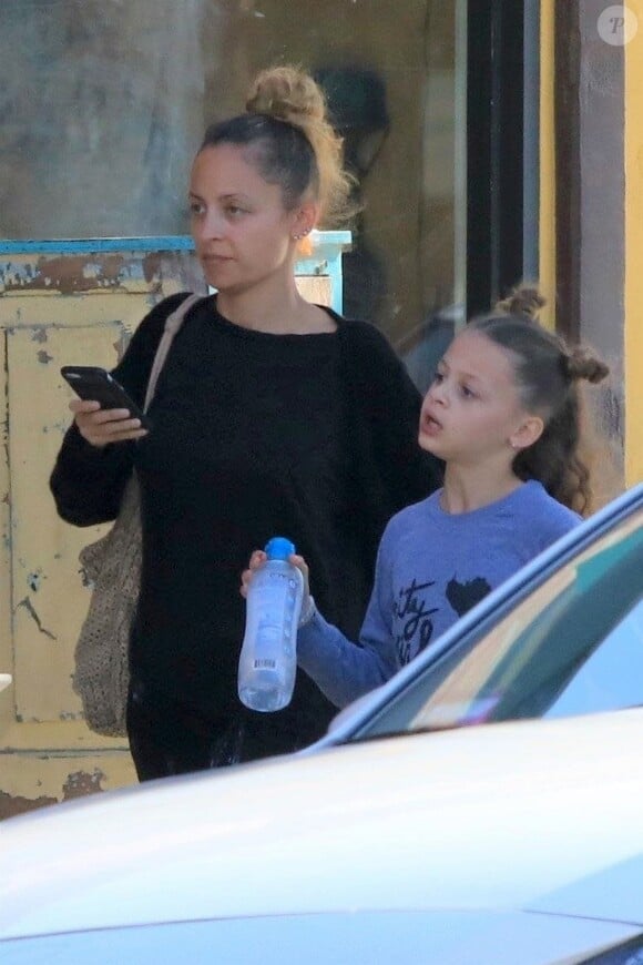 Exclusif - Nicole Richie et sa fille Marlow font du shopping dans les rues de Studio City, le 5 juin 2018
