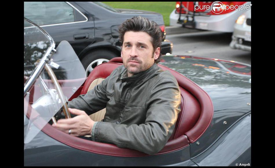 Patrick Dempsey Est Un Veritable Collectionneur De Voitures Parmi Les Nombreuses Automobiles Qu Il Possede Il Est Particulierement Fan De Cette Jaguar Classiq Purepeople