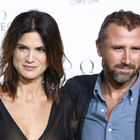 Alexandre Brasseur et sa femme Juliette - Photocall de la soirée "Her Time" Omega à l'hôtel de Sully à Paris le 29 septembre 2017. © Cyril Moreau/Bestimage