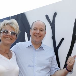 Le prince Albert II de Monaco et l'artiste Beli - 2ème édition de la performance artistique éphémère UPAW (Urban Painting Around the World) sur le Quai Albert 1er à Monaco le 19 juillet 2018. © Claudia Albuquerque/Bruno Bebert/JC Vinaj/PRM/Bestimage