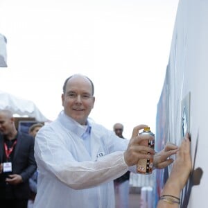 Le prince Albert II de Monaco - 2ème édition de la performance artistique éphémère UPAW (Urban Painting Around the World) sur le Quai Albert 1er à Monaco le 19 juillet 2018. © Claudia Albuquerque/Bruno Bebert/JC Vinaj/PRM/Bestimage