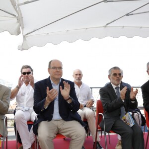 Le prince Albert II de Monaco - Lancé du poids en ouverture du 31ème meeting d'athlétisme Herculis organisé sur le Port Hercule de la Principauté à Monaco le 19 juillet 2018. La compétion aura lieu au stade Louis II le 20 juillet. © Claudia Albuquerque/Bestimage