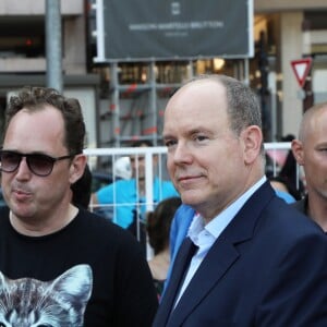 Exclusif - Le prince Albert II de Monaco et l'artiste Niels Shoe Meulman - 2ème édition de la performance artistique éphémère UPAW (Urban Painting Around the World) sur le Quai Albert 1er à Monaco le 19 juillet 2018.  © JC Vinaj/Bruno Bebert/PRM/Bestimage