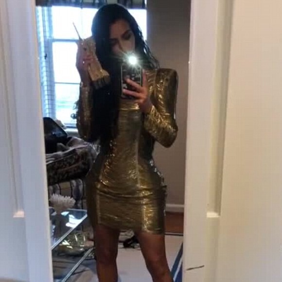 Kim Kardashian en robe Balmain pour le mariage de Pusha T célébré le 21 juillet 2018 en Virginie.