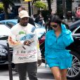 Kanye West et sa femme Kim Kardashian arrivent au restaurant l'Avenue à Paris après le défilé Louis Vuitton le 21 juin 2018.