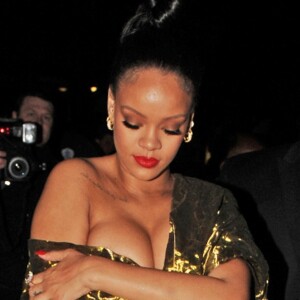 Rihanna arrive à l'after-party du film "Ocean's 8" au restaurant Laylow à Londres, Royaume Uni, le 13 juin 2018.