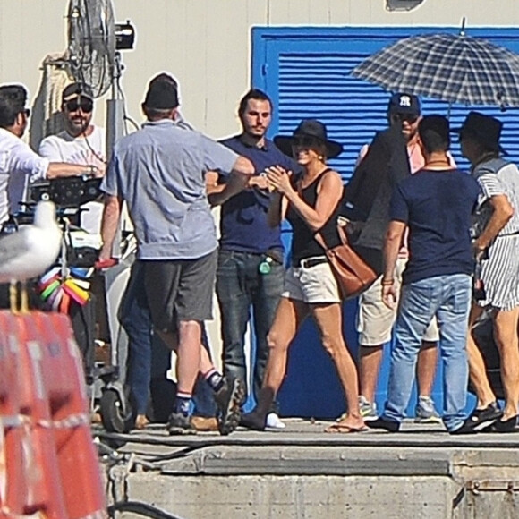 Jennifer Aniston, Adam Sandler et Luke Evans sur le tournage de "Murder Mystery" à Santa Margherita Ligure en Italie, le 24 juillet 2018.