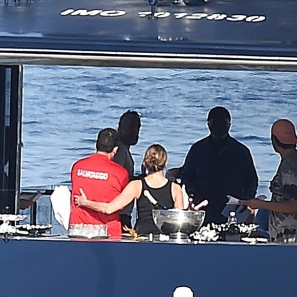 Jennifer Aniston, Adam Sandler et Luke Evans sur le tournage de "Murder Mystery" à Santa Margherita Ligure en Italie, le 24 juillet 2018.