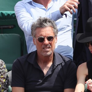 Hélène de Fougerolles et son compagnon Marc Simoncini - People dans les tribunes des Internationaux de France de Tennis de Roland Garros à Paris. Le 8 juin 2018 © Cyril Moreau / Bestimage