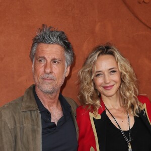 Hélène de Fougerolles et son compagnon Marc Simoncini au village lors des internationaux de tennis de Roland Garros à Paris le 8 juin 2018. © Cyril Moreau / Bestimage