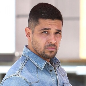 Exclusif - Wilmer Valderrama à Los Angeles le 25 juillet 2018. Après l'overdose de son ex Demi Lovato, l'acteur lui rend visite chaque jour à l'hôpital.