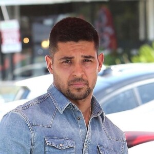 Exclusif - Wilmer Valderrama à Los Angeles le 25 juillet 2018. Après l'overdose de son ex Demi Lovato, l'acteur lui rend visite chaque jour à l'hôpital.