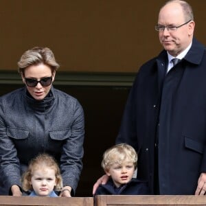 Le prince Albert II de Monaco, la princesse Charlene de Monaco et leurs enfants le prince Jacques et la princesse Gabriella de Monaco lors de la 8e édition du tournoi de rugby Sainte-Dévote au Stade Louis II à Monaco, le 31 mars 2018. © Olivier Huitel/Pool Monaco/Bestimage