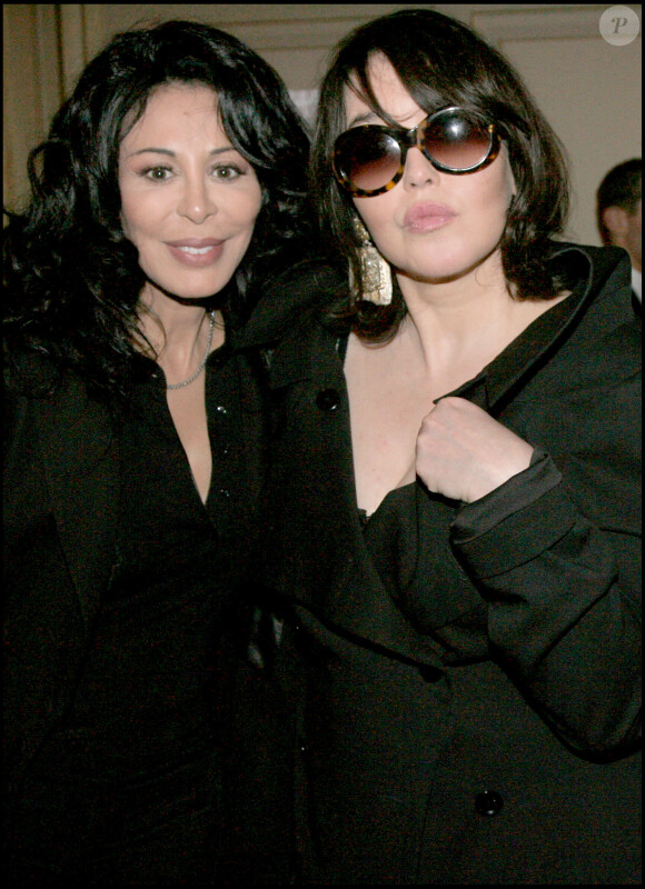 Yamina Benguigui et Isabelle Adjani à Paris en mai 2009.