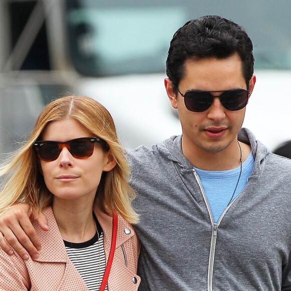 Kate Mara et son ex-compagnon Max Minghella se promènent à New York, le 4 juin 2014.