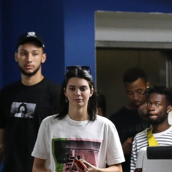 Exclusif - Kendall Jenner et son compagnon Ben Simmons sont allés faire du shopping chez Game Stop and Best Buy à West Hollywood, le 5 août 2018.