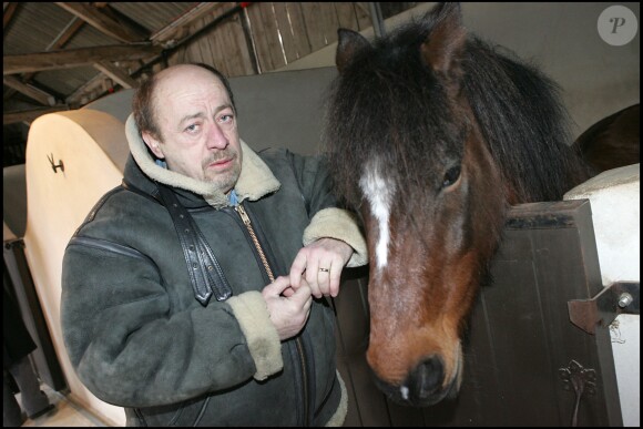Etienne Chicot - Journée de soutien pour l'association Cheval Dire à la petite ferme de Millemont en février 2006