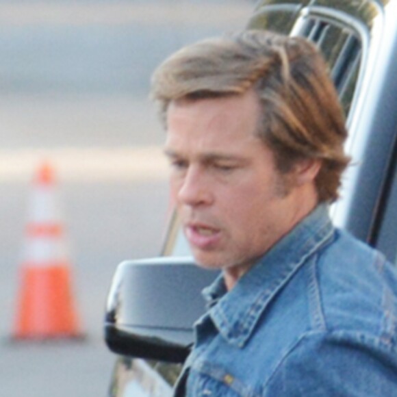 Brad Pitt sur le tournage du prochain film de Q. Tarantino à Los Angeles, le 23 juillet 2018.  Brad Pitt on the set of Tarantino's latest film in Los Angeles. July 23rd, 2018.23/07/2018 - Los Angeles