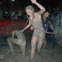 Lily-Rose Depp : Déchaînée lors d'un combat de boue !