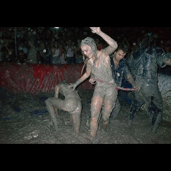 Lily-Rose Depp a participé à The Great American Mud Wrestle dans la Sun Valley, en Californie. Août 2018.