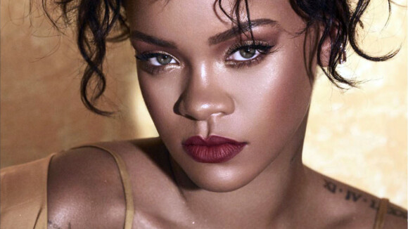 Rihanna : La police débarque chez elle en voiture et en hélicoptère !