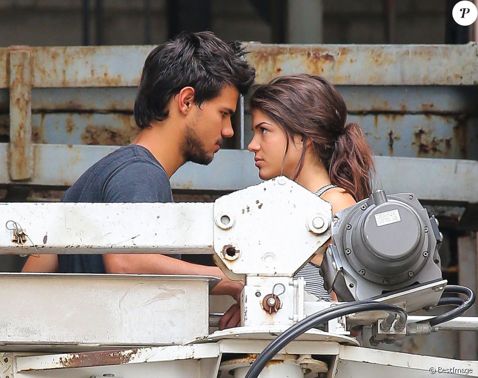 Marie Avgeropoulos Films Et Programmes Tv Taylor Lautner et Marie Avgeropoulos sur le tournage du film Tracers a