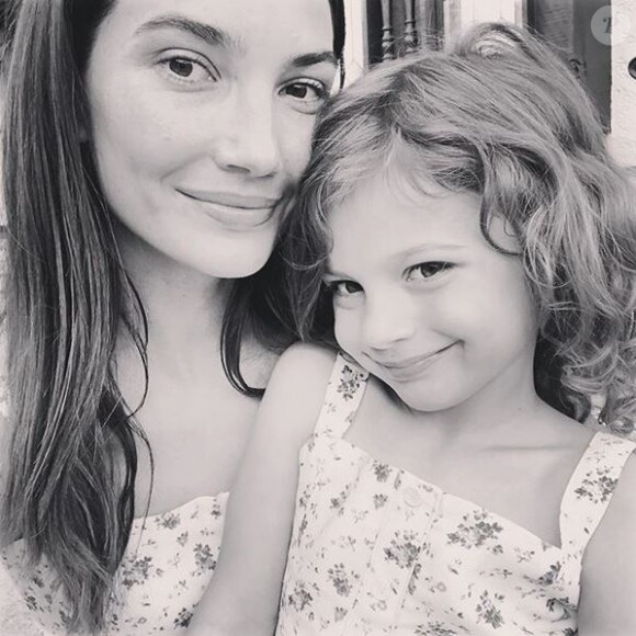 Lily Aldridge et sa fille Dixie. Mai 2018.