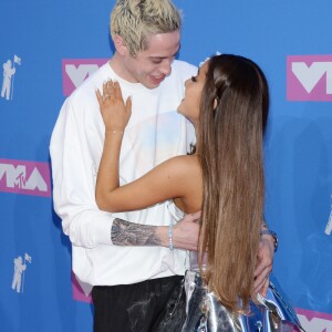 Ariana Grande et son fiancé Pete Davidson aux MTV Video Music Awards 2018 à New York, le 20 août 2018.