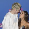 Pete Davidson et sa fiancée Ariana Grande aux MTV Video Music Awards 2018 à New York, le 20 août 2018.