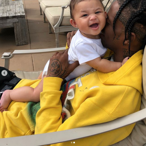Travis Scott et sa fille Stormi à New York. Photo publiée le 22 août 2018 sur Instagram.